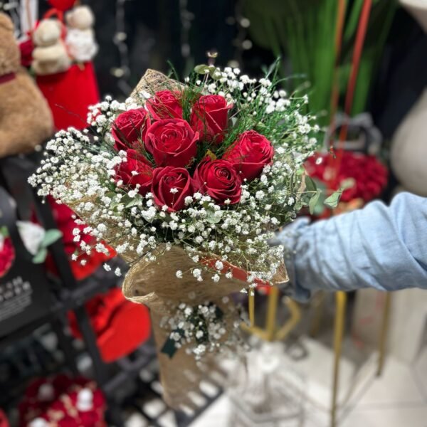 8 Güllü Tanışma Buketi